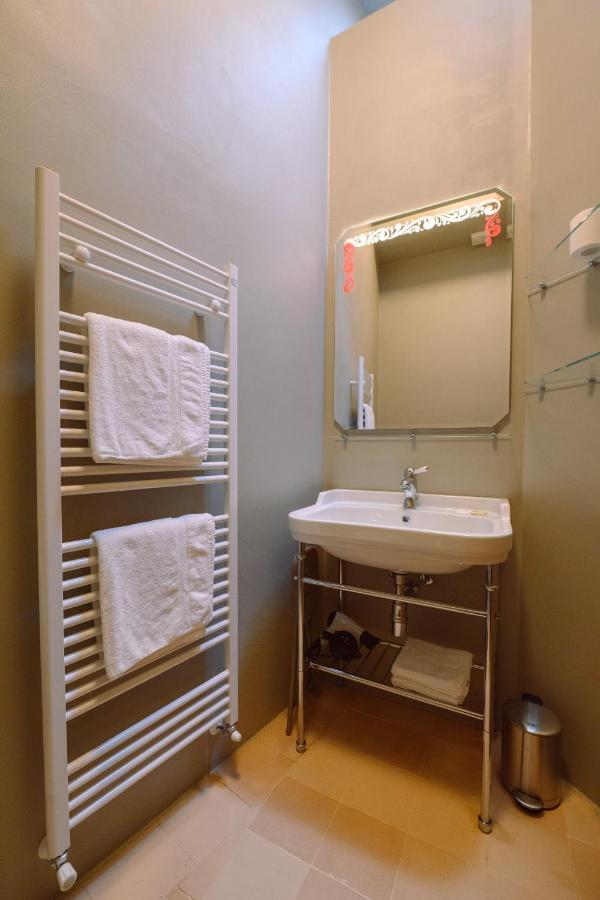 لوكا Palazzo Froussard B&B And Living المظهر الخارجي الصورة