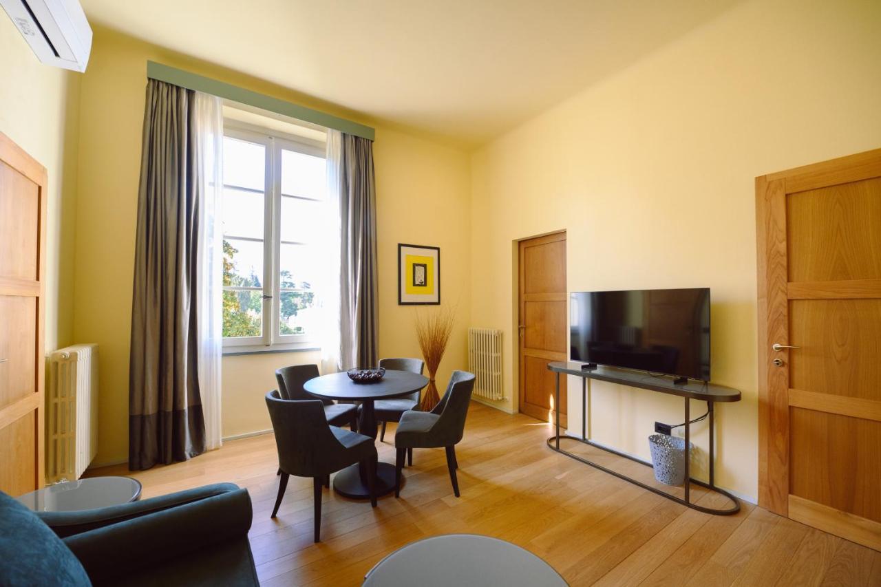 لوكا Palazzo Froussard B&B And Living المظهر الخارجي الصورة