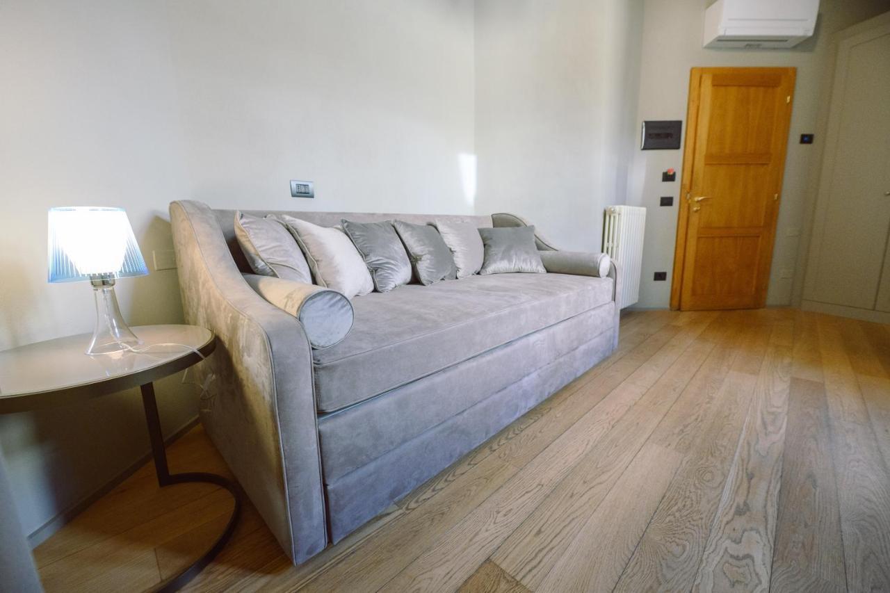 لوكا Palazzo Froussard B&B And Living المظهر الخارجي الصورة